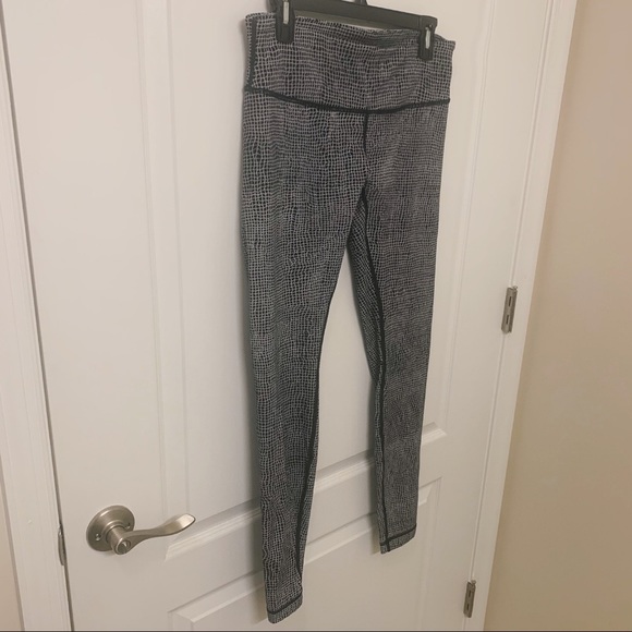 LULULEMON leggings black white reflective logo - Picture 6 of 14